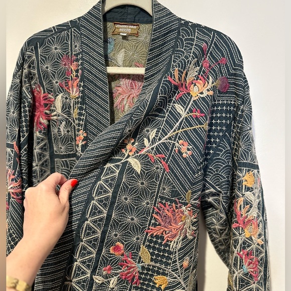 Johnny was Beautiful short embroidered kimono - Picture 5 of 13